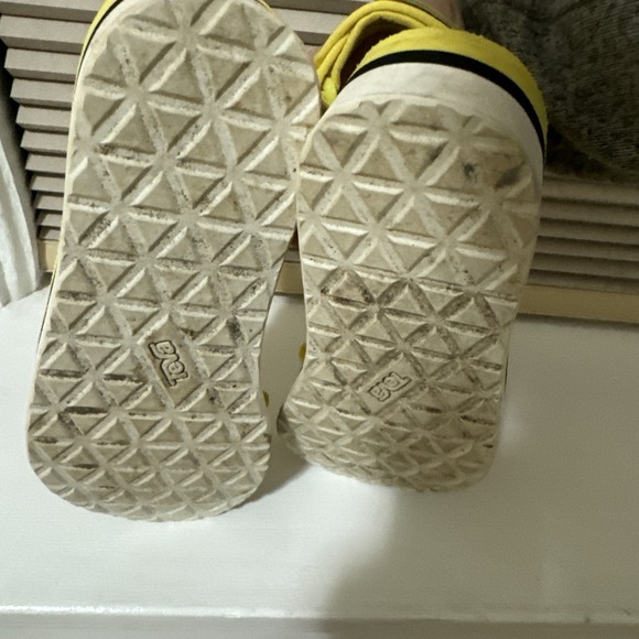 Teva Flatform Universal Mesh Print Limelight yellow platform sandals size 9 - Picture 6 of 8